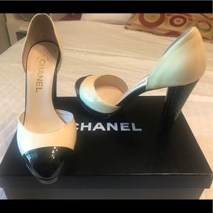 SOLD💥Chanel D’orsay Beige And Black CapToe SOLD💥